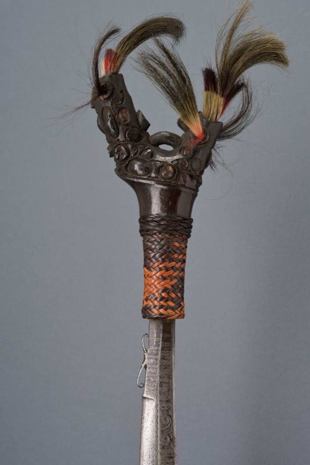 A Kenyah-Dayak mandau - Image 2 of 4