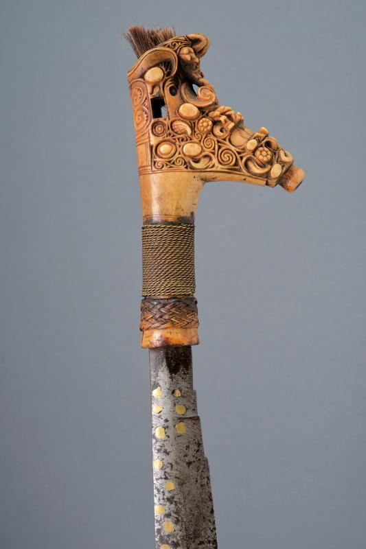 A Dayak mandau - Image 4 of 4