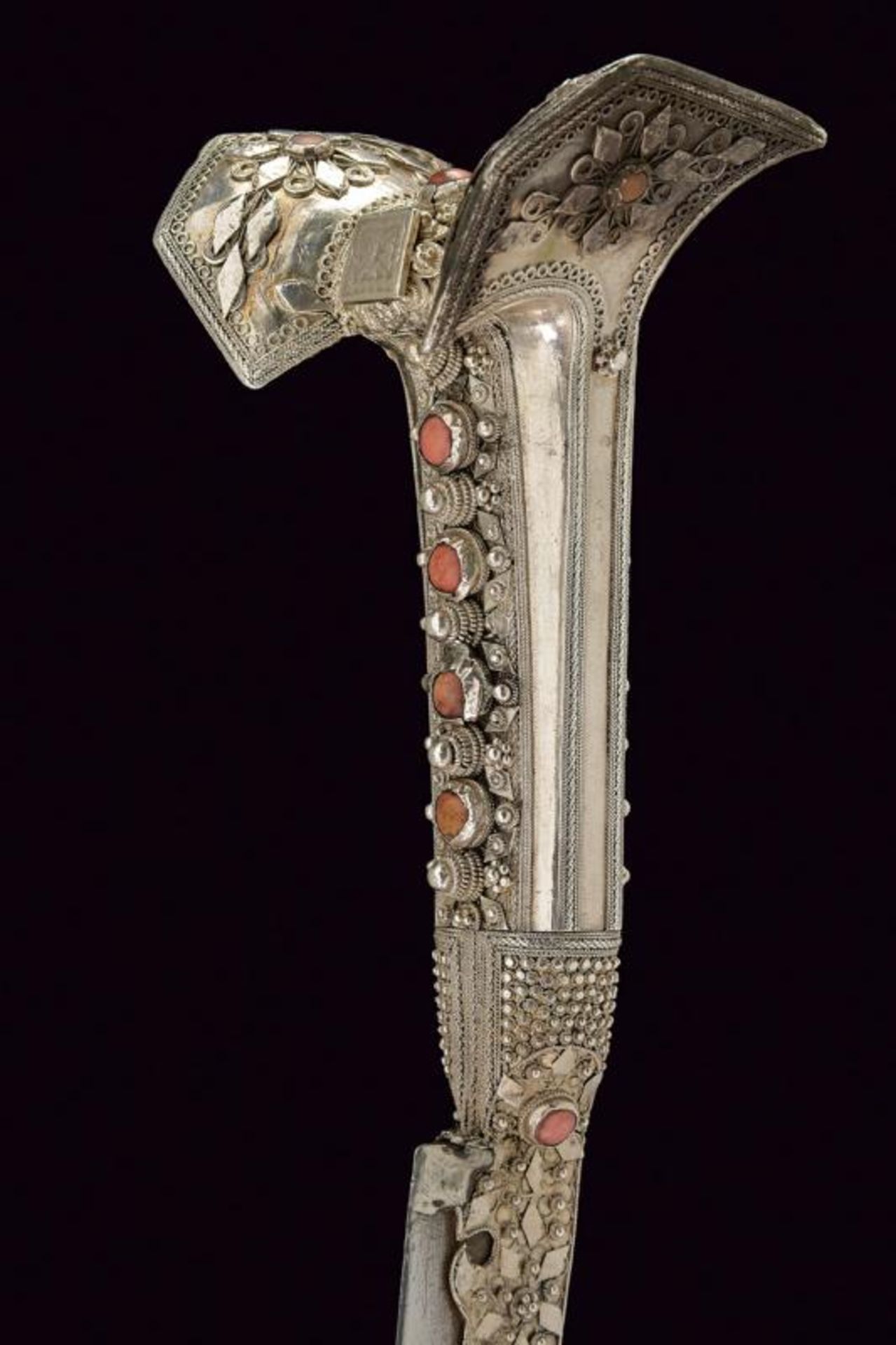 A fine silver mounted yatagan - Image 2 of 6