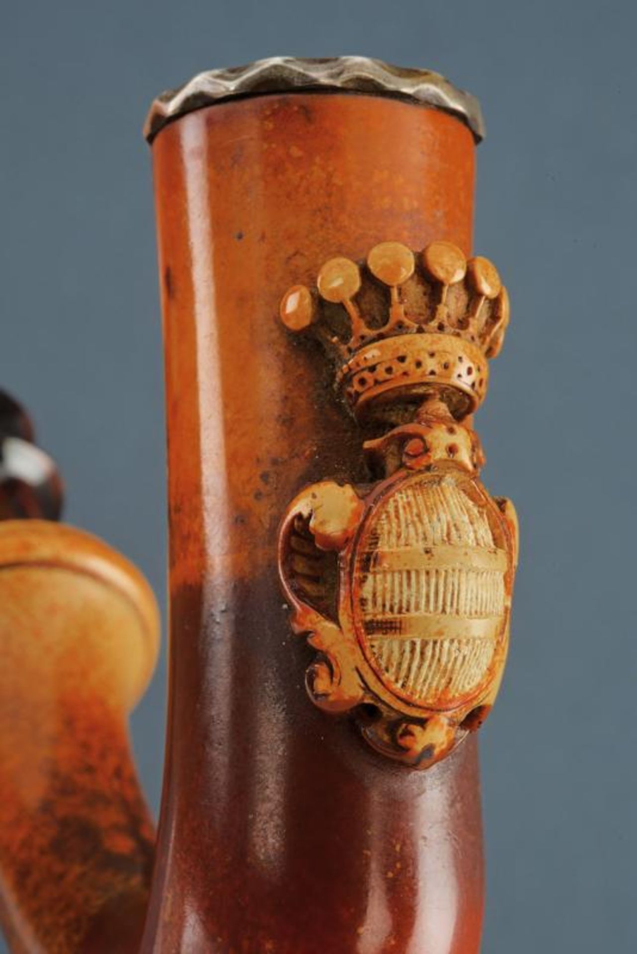 A lot of a pipe and a cigar holder with coat-of-arms - Image 3 of 3