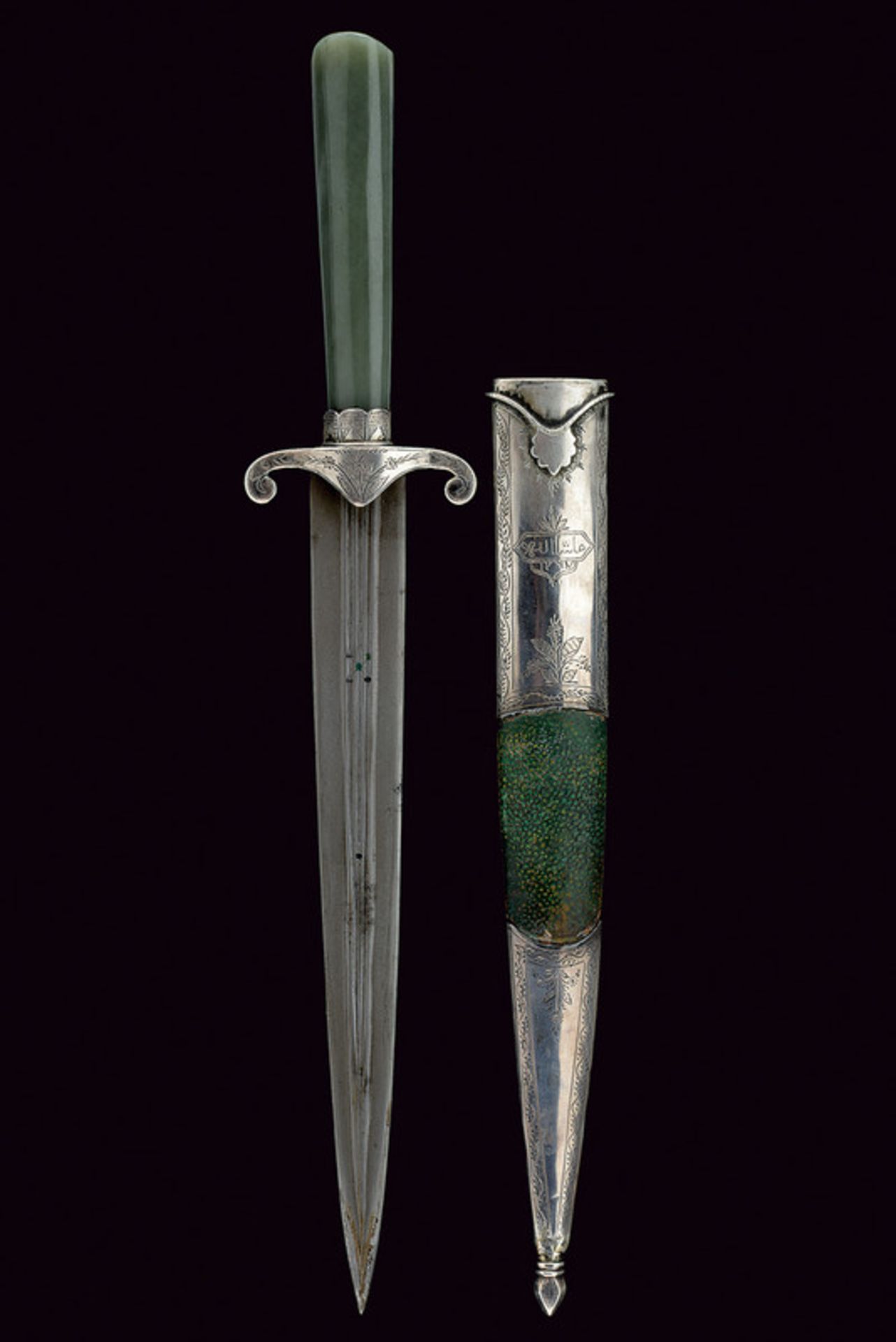 An elegant jade and silver mounted dagger - Image 4 of 6