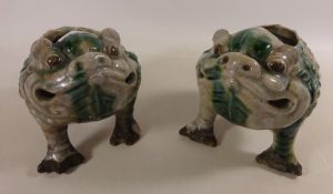 Pair of Chinese mythical three legged toads Condition Report <a href='//www.