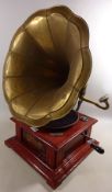 'Primaphone' windup horn gramophone Condition Report <a href='//www.