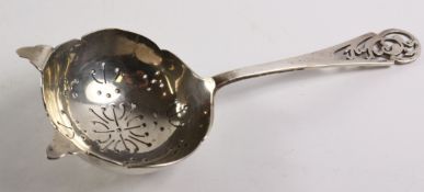 Silver tea straining spoon by John Turton & Co Sheffield 1964, approx 1.