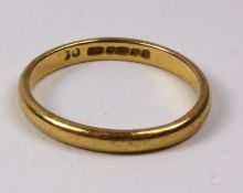 Hallmarked 22ct wedding band approx 2.5gm Condition Report <a href='//www.