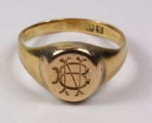 Hallmarked 18ct gold signet ring approx 4.5gm Condition Report <a href='//www.