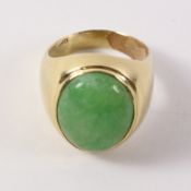 Jade gold ring tested to 18ct approx 7.8gm Condition Report <a href='//www.