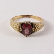 Victorian gold ring set with a garnet tested to 14ct Condition Report <a