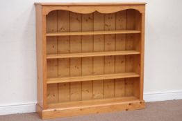Solid pine open bookcase, W122cm, H122cm, D29cm Condition Report <a href='//www.