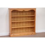 Solid pine open bookcase, W122cm, H122cm, D29cm Condition Report <a href='//www.