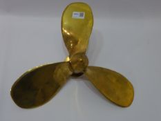 Bronze three fin propellor with stamped Hyland 16X14 W37cm Condition Report <a