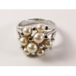 Pearl white metal cluster ring Condition Report <a href='//www.davidduggleby.