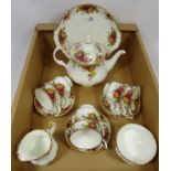 Royal Albert 'Country Roses' six place tea service Condition Report <a