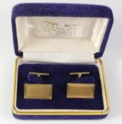 Pair of heavy gold cuff-links stamped 585 GL* approx 18gm Condition Report <a