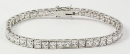 Tennis bracelet stamped 925 Condition Report <a href='//www.davidduggleby.