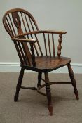 Early 19th century low comb and splat back Windsor armchair,