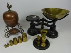 Set of kitchen scales,