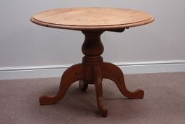 Circular pine drop leaf pedestal table, D106cm (open),