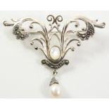 Pearl and marcasite brooch stamped 925 Condition Report <a href='//www.