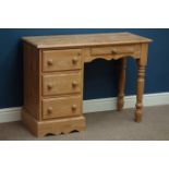 Pine single pedestal desk/dressing table, four drawers, W102cm, H74cm,