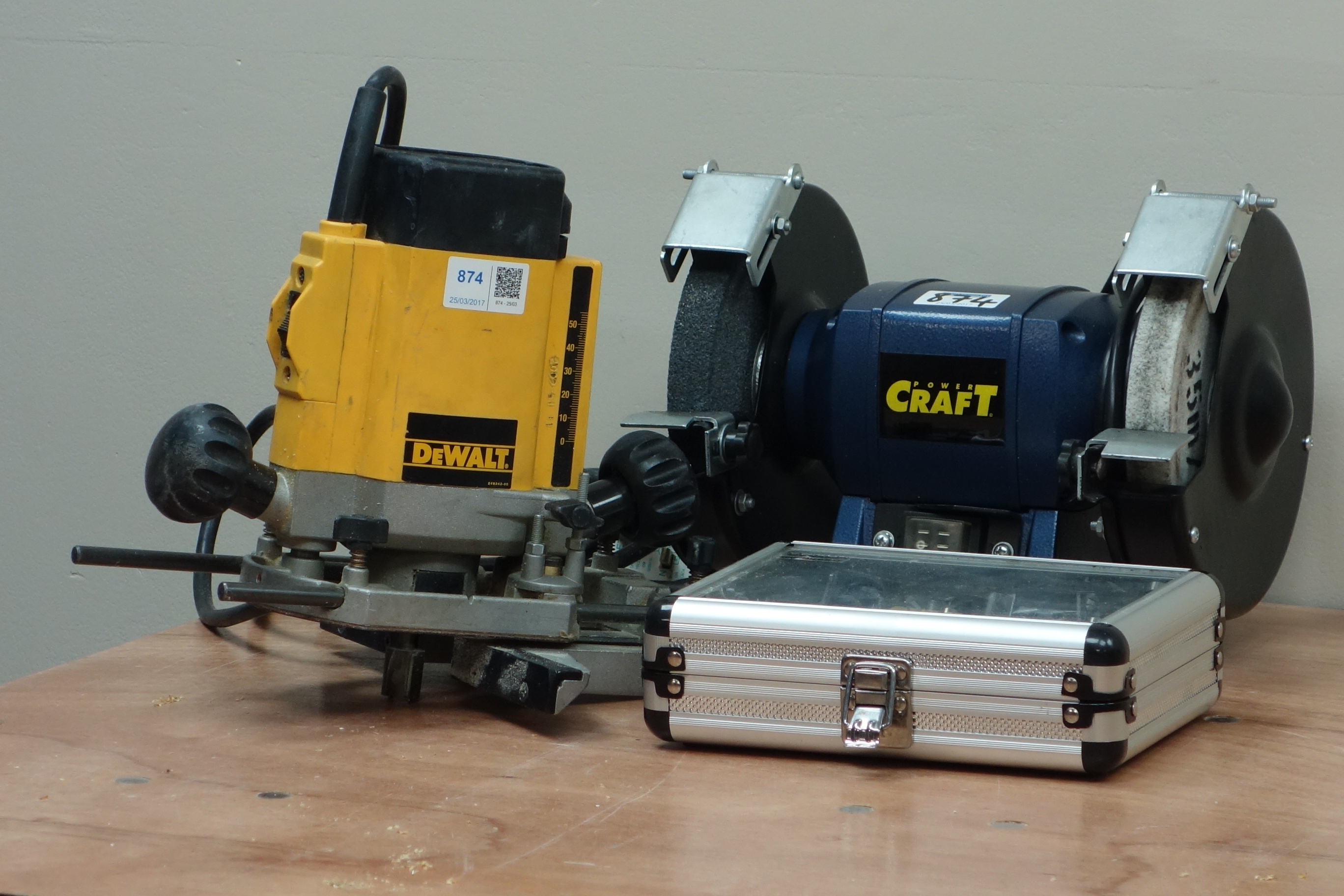 Dewalt router with router bits and PowerCraft grinder Condition Report <a