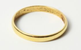 18ct gold wedding band hallmarked approx 2gm Condition Report <a href='//www.