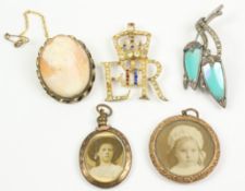 Vintage lockets, cameo and brooch Condition Report <a href='//www.davidduggleby.