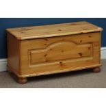 Polished pine blanket box, W83cm, H42cm, D38cm Condition Report <a href='//www.