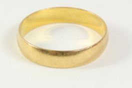 Wedding band tested to 18ct approx 2.5gm Condition Report <a href='//www.