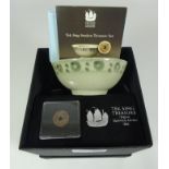 A Tek Sing Treasure cargo bowl and 'cash' coin,