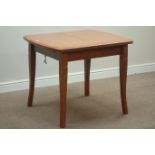 Light wood extending dining table (80cm x 130cm, H75cm),