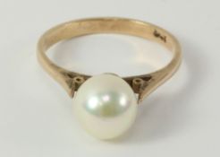 Pearl ring stamped 9ct Condition Report <a href='//www.davidduggleby.