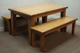 Light oak rectangular dining table (150cm x 90cm, H80cm),