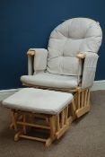 Light wood rocking chair with stool Condition Report <a href='//www.