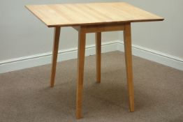 Light wood drop leaf table (77cm x 93cm, H76cm),
