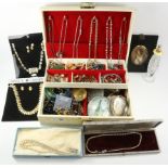 Two tier jewellery box and contents Condition Report <a href='//www.