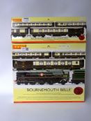 Hornby OO Gauge Great British Trains Train Pack 'Bournemouth Belle' with Pullman Cars Pack,