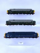 Bachmann Class 40 Diesel locos BR Green with indicator boxes D368, split head, D325,