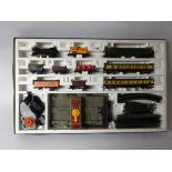 Lima Action Accessory Model Train set with Overhead Gantry Signal & Level Crossing,