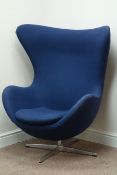 Arne Jacobsen style 'Egg Chair' upholstered in blue cover