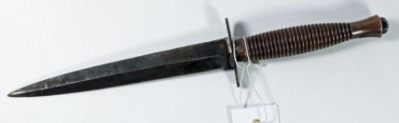 Fairbairn Sykes fighting knife by J Nowill & Sons Sheffield, 17.5cm black blade with ring grip 29.