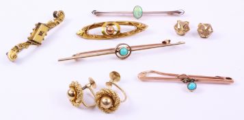 Edwardian two tone opal bar brooch (unmarked),