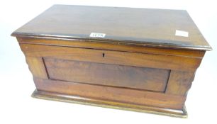 Late Victorian panelled walnut box with hinged lid 51.