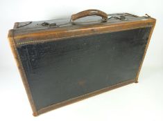 Early 20th Century suitcase with brown leather trim Condition Report <a