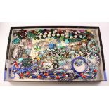 Multi-coloured costume jewellery in one box Condition Report <a href='//www.