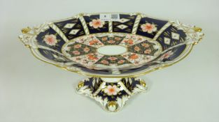 Royal Crown Derby porcelain centrepiece, pattern no. 2451, W26.