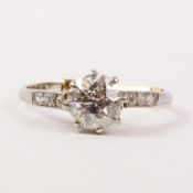 Diamond ring approx 1 carat with diamond shoulders stamped platinum Condition Report