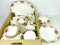 Royal Albert 'Old Country roses' dinnerware, including six dinner plates, six bowls,