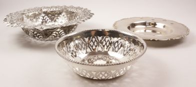 Victorian silver bon-bon dish and two others approx 4oz Condition Report <a