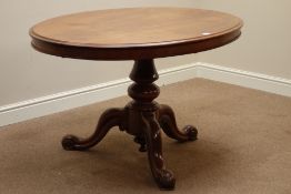 Victorian mahogany loo table, oval top on turned base, L122cm, W90cm,